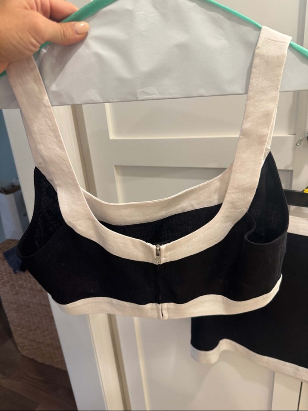 Reformation Black linen Set with White Trim - Picture 5 of 6